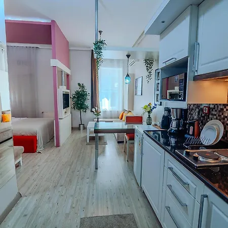 Ξενοδοχείο με διαμερίσματα Taksim Nil 4*
