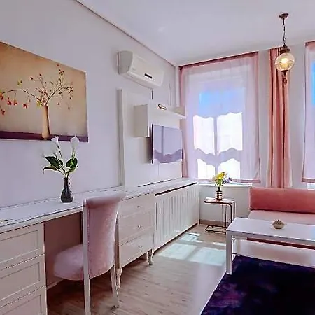 Taksim Nil Apartment 4*